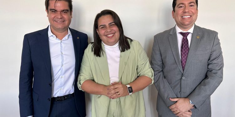 Serviço reestruturado: Bayeux ganha nova ambulância para o Samu