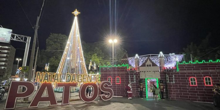 Natal da Gente em Patos: Famílias, apresentações e Papai Noel trazem encanto e prestígio ao evento