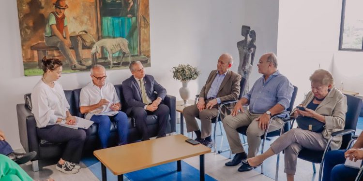 Após acordo entre Fiep e UFPB, Academia de Comércio será usada como centro de empreendedorismo