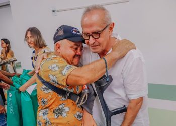 Cícero Lucena entrega 61 próteses para usuários do Centro de Reabilitação da Pessoa com Deficiência