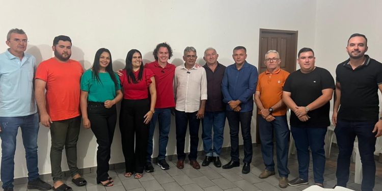 Veneziano participa de festa de emancipação de Frei Martinho, assegura recursos para a cidade e prefeito destaca: “O povo vai saber agradecer”