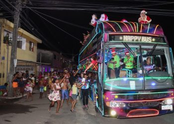 Caravana do Papai Noel abre Natal Mágico em Cabedelo e leva diversão e esperança a crianças