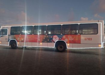 Ônibus com temática natalina começam a circular a partir desta quarta-feira na Capital