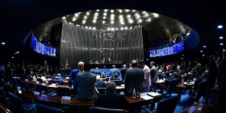 Aprovadas criminalização do bullying e maior punição para crimes contra crianças