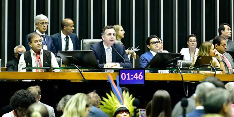 Congresso Nacional derruba veto ao marco temporal para terras indígenas