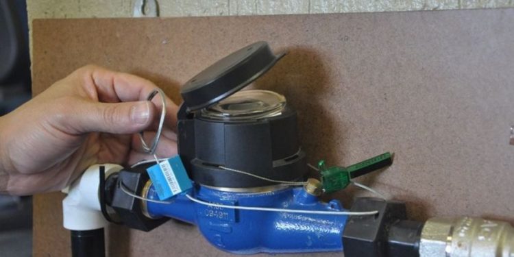 Lei de município paraibano que proíbe a cobrança de taxa de religação é julgada inconstitucional