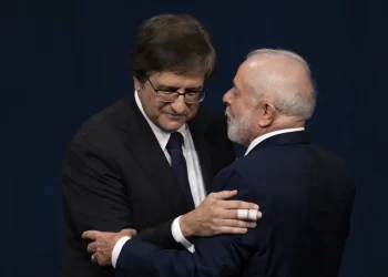 Lula pede a Gonet que não se submeta a pressões políticas