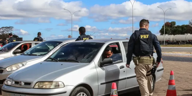 Operação Ano Novo da PRF começa nesta sexta-feira