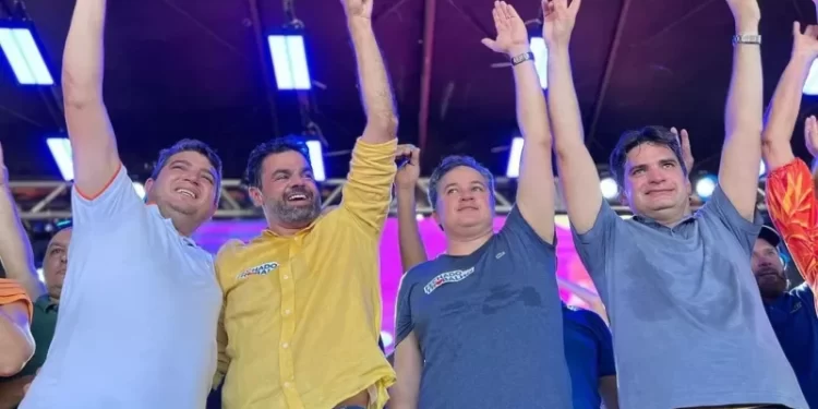 Efraim Filho lança prefeito da oposição para deputado estadual em 2026