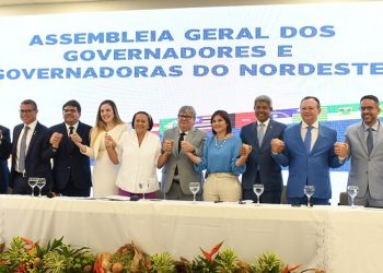João Azevêdo passa o cargo de presidente do Consórcio Nordeste para Fátima Bezerra