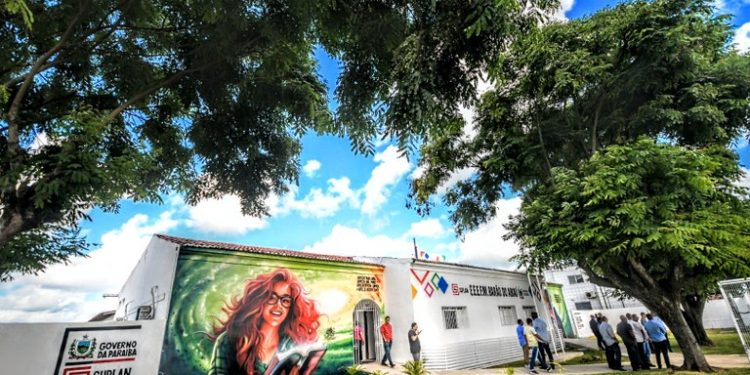 João Azevêdo entrega reforma e ampliação de escolas nos municípios de Alhandra e Sapé