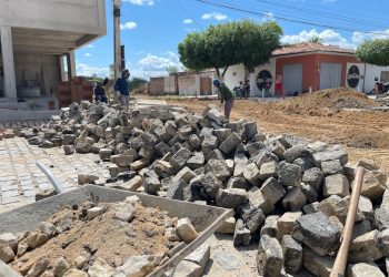 Prefeitura de Patos aprimora infraestrutura urbana com operação Tapa Buraco e programa de Pavimentação 