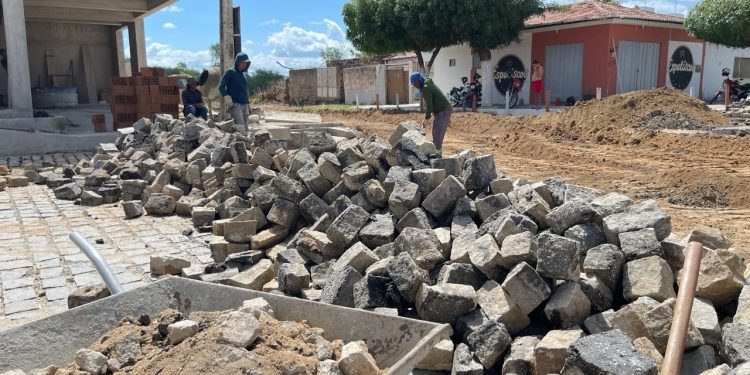 Prefeitura de Patos aprimora infraestrutura urbana com operação Tapa Buraco e programa de Pavimentação