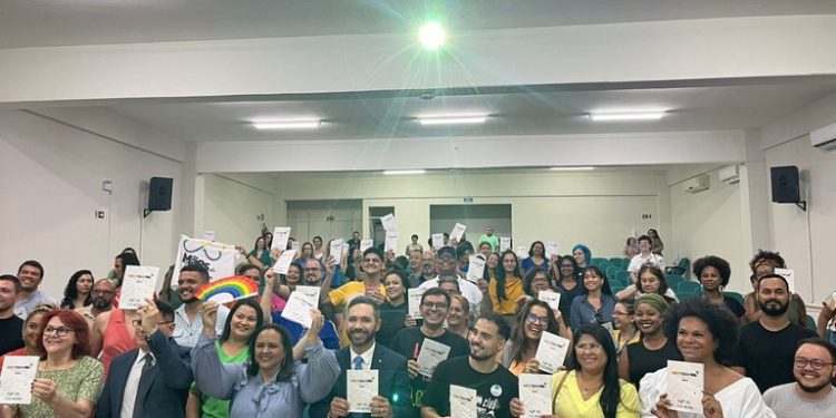 Guia de Enfrentamento à LGBTQIAPNb+ Fobia é lançado e marca Dia Mundial da Visibilidade Trans na Paraíba