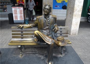 Conheça a Lei Livardo Alves: norma que protege autores e obras culturais