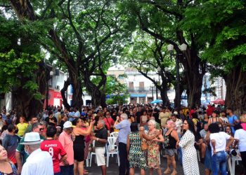 Sabadinho Bom recebe Kojak e escolas de samba Malandros do Morro e Pavão de Ouro