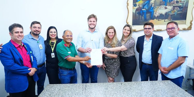 Prefeitura de Campina Grande doa terreno para expansão do Hospital Universitário Alcides Carneiro