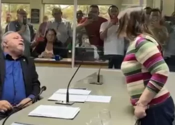 Vereadores discutem durante sessão na Câmara Municipal de Campina Grande
