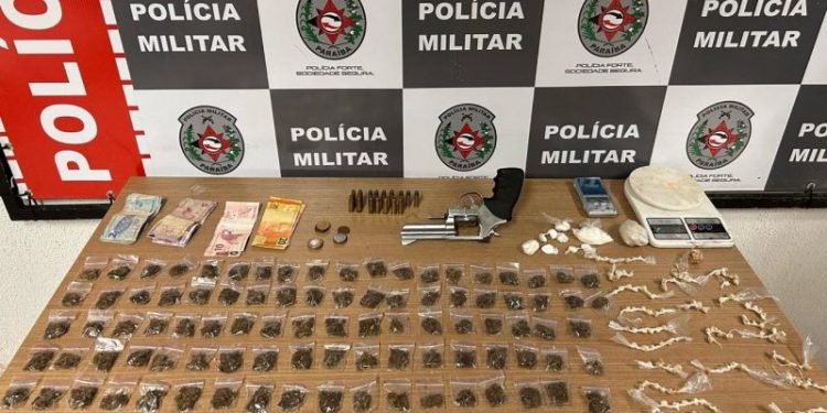 Polícia Militar apreende arma de fogo e drogas em ação de combate ao tráfico, em João Pessoa