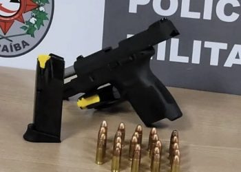 Polícia Militar prende suspeito por porte ilegal de arma de fogo durante blitz em João Pessoa