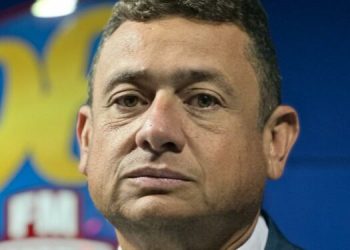 Walber Virgolino quer lei para obrigar instalação de câmeras nos ternos dos políticos