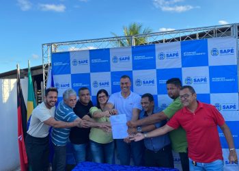 Prefeito de Sapé assina ordem de serviço para calçamento da Rua da Prata no Distrito de Renascença