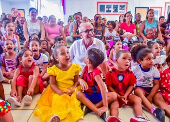 Cícero abre Colônia de Férias dos CMEIs e destaca o cuidado da Prefeitura com as crianças enquanto pais e mães trabalham