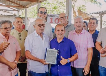 Cícero Lucena autoriza pavimentação de quatros ruas no Varjão, que agora terá 100% de suas vias calçadas