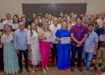Prefeito dá posse aos novos conselheiros tutelares e destaca importância histórica do elo entre a sociedade e o Poder Público