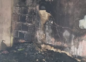 PM prende acusado de tentar esfaquear o próprio pai e atear fogo na casa da vítima em Bayeux