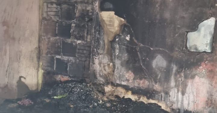 PM prende acusado de tentar esfaquear o próprio pai e atear fogo na casa da vítima em Bayeux