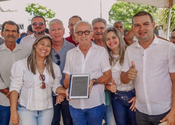 Cícero Lucena autoriza pavimentação de 27 ruas do Alto do Mateus