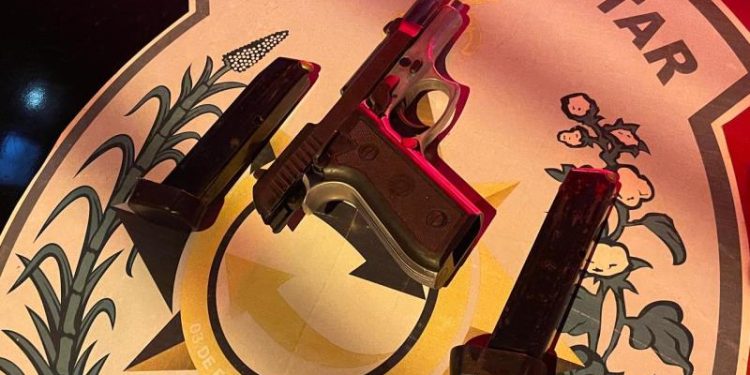 OPERAÇÃO PARADIGMA: Reforço do policiamento prende acusados com arma de fogo, moto roubada e que descumpriam regime na Capital
