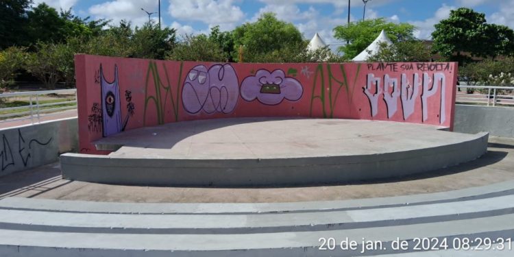 Praça da Paz é alvo de vândalos um dia após revitalização feita pela Prefeitura de João Pessoa