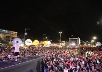 Terceiro sábado do Verão de Conde é sucesso de público com shows na Praia de Jacumã