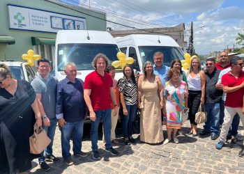 Prefeita de Areia agradece emendas de Veneziano e Nilda Gondim que proporcionaram veículos para a Saúde e Agricultura