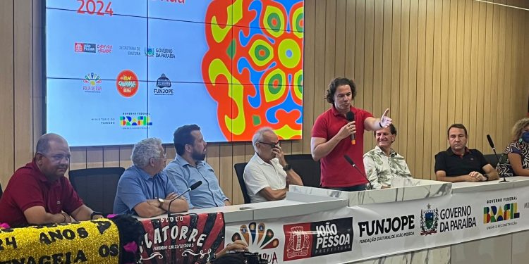 Veneziano participa da divulgação do Folia de Rua e organizadores elogiam emenda de R$ 1 milhão do parlamentar para o evento