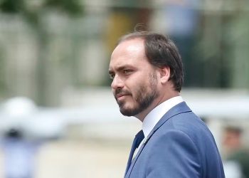 PF apreende computador da Abin em operação que mira Carlos Bolsonaro