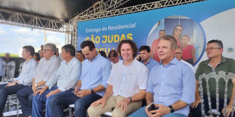 Em Patos, ministros de Lula enaltecem compromisso de Veneziano com a Paraíba: “Sempre está em luta pelo povo da Paraíba”