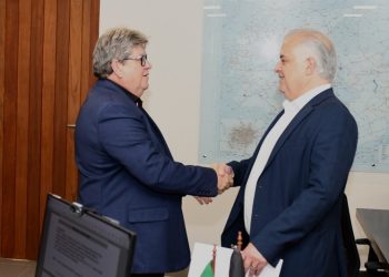 João Azevêdo destaca investimentos em obras e fortalecimento da economia em reunião com ministro Márcio França