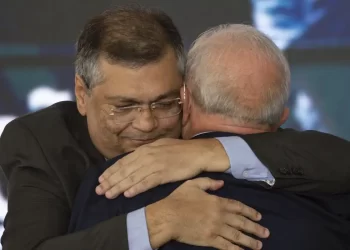 Dino ressalta recuo em crimes letais em 2023 no último dia no Ministério da Justiça