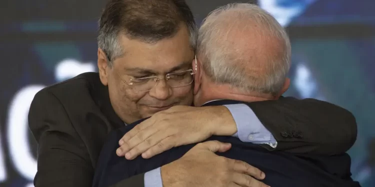 Dino ressalta recuo em crimes letais em 2023 no último dia no Ministério da Justiça