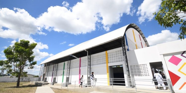 João Azevêdo entrega reforma e ampliação de escolas nos municípios de Alhandra e Sapé