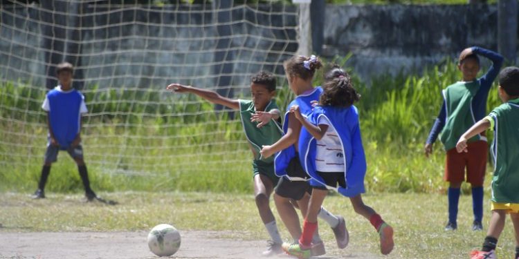 Projeto Virando o Jogo abre inscrições para novas turmas e amplia localidades com prática esportiva
