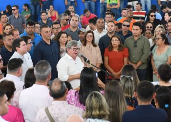João Azevêdo entrega reforma e ampliação de escolas nos municípios de Alhandra e Sapé