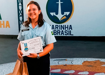 Aluna da Escola Municipal Chico Xavier vence concurso nacional de redação da Marinha do Brasil