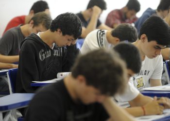 Alunos do 3º ano vão receber incentivo financeiro para fazer Enem