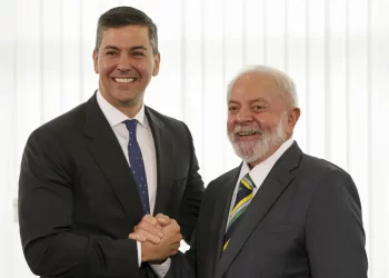 Lula se reúne com presidente do Paraguai e discute energia de Itaipu