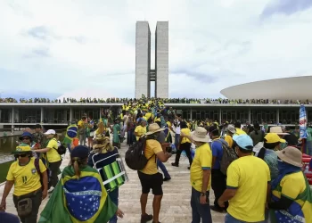 Câmara inaugura exposição para marcar um ano dos ataques de 8 de janeiro