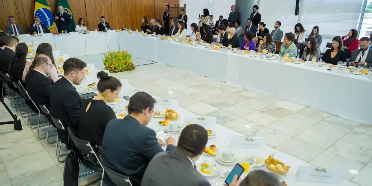 Casos de violência contra jornalistas têm queda de 51% em 2023